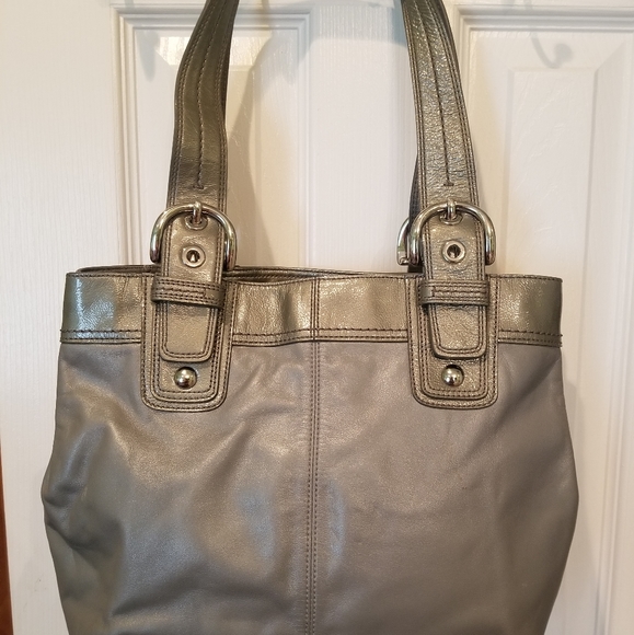 Coach - Picture 2 of 4